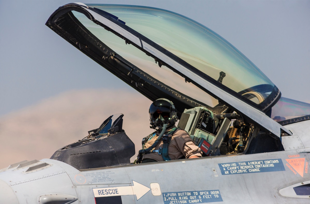 Чехія підготує вісім українських пілотів F-16