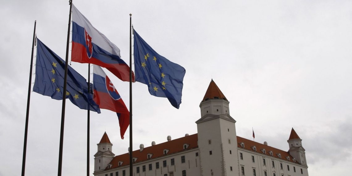 У ЄС хочуть позбавити Словаччину права голосу через конституційні зміни