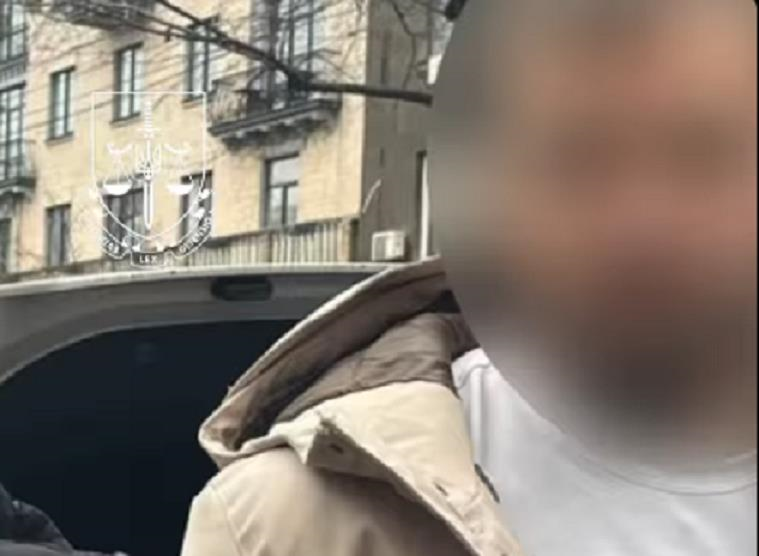 Новини України - Затримано шахраїв, які прикривалися "зв’язками" в ОП