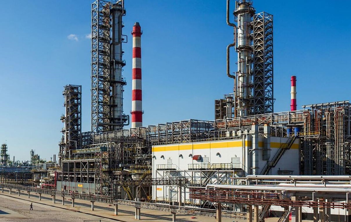 Новини бізнесу - Зупинив роботу НПЗ, що постачає Москві паливо - ЗМІ