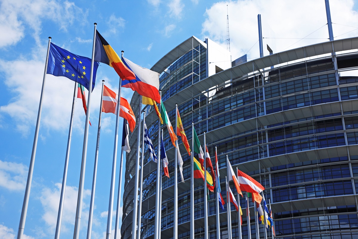 Новини України - Сім країн ЄС офіційно підтримали репараційний кредит Україні