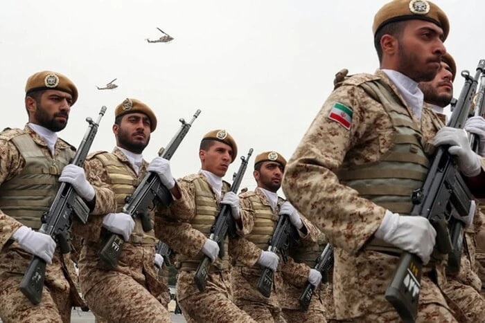 Іран закрив повітряний простір і привів війська у повну бойову готовність