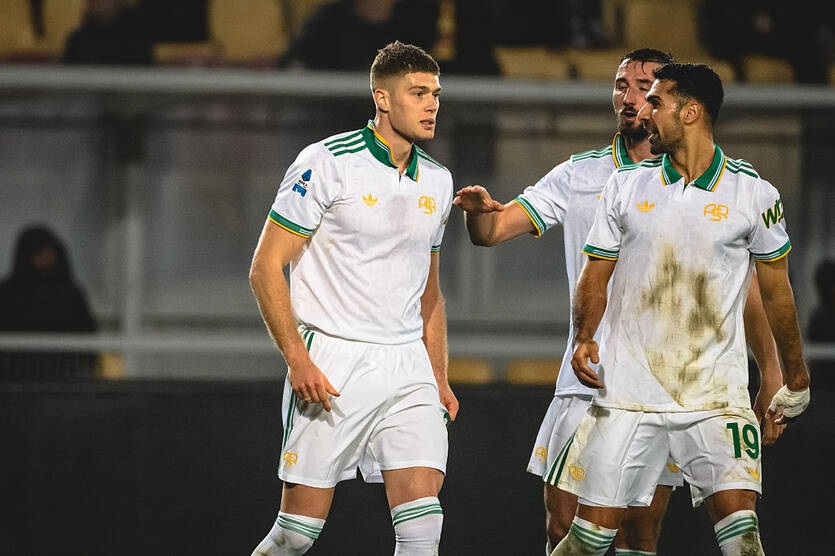 Новини спорту - Перемога Роми над Лечче затьмарена травмою Довбика